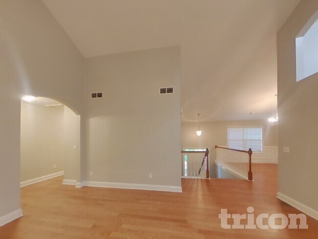 Photo - 157 Sinyard Cir