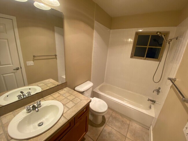 Photo - Queen Anne Condo!!