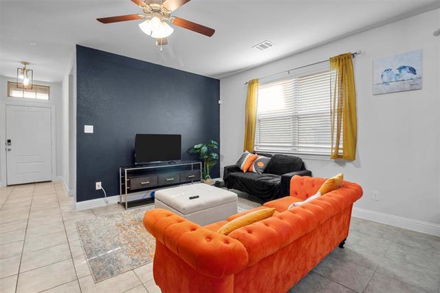 Photo - 1412 Green Leaf Dr