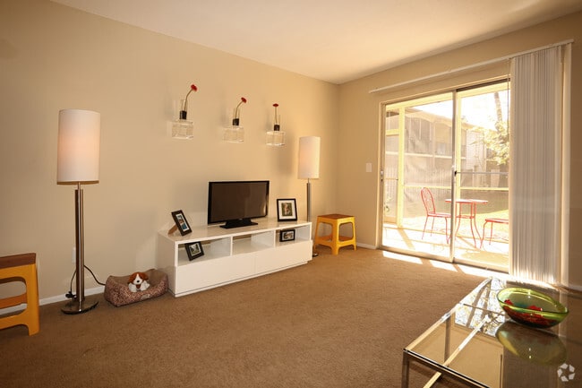 2BR-2BA 1200SF