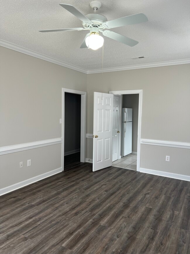 Photo - 3308 Whitlock Dr N