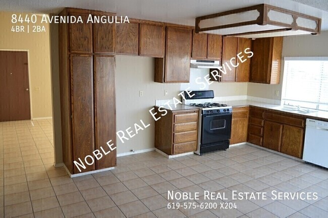 8440 Avenida Angulia