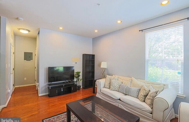 Photo - 111 N Bethel St