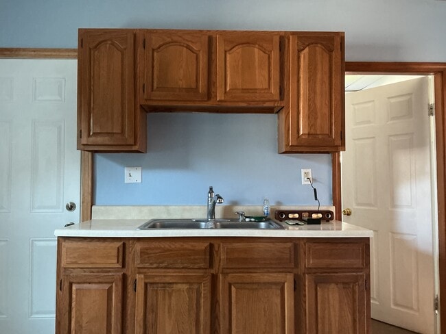 Building Photo - 60 Manville Hill Rd Unit 1st floor