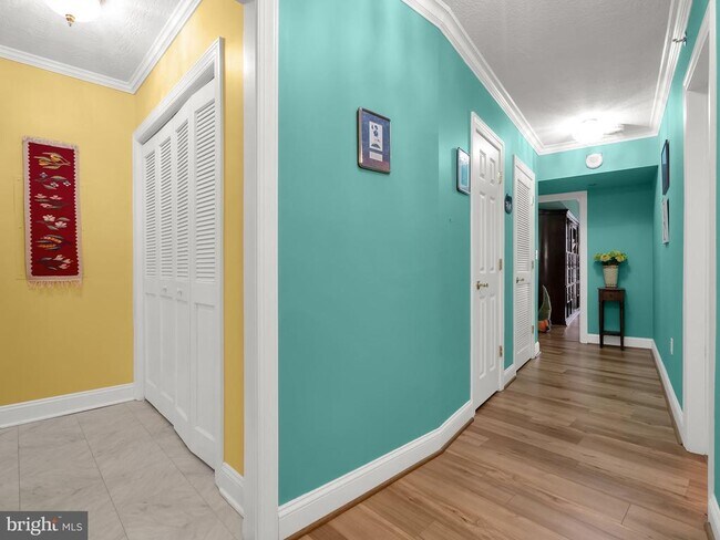 Photo - 1300 Crystal Dr Unidad 305S