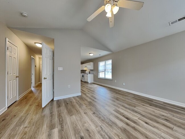 Photo - 1303 Braveheart Ln