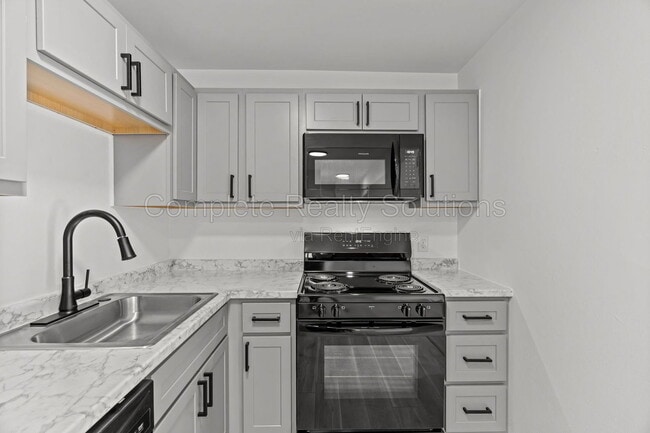2551 Mary Ave Unit 2551 B