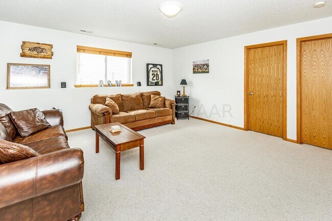 Photo - 3 Bed 2 Bath