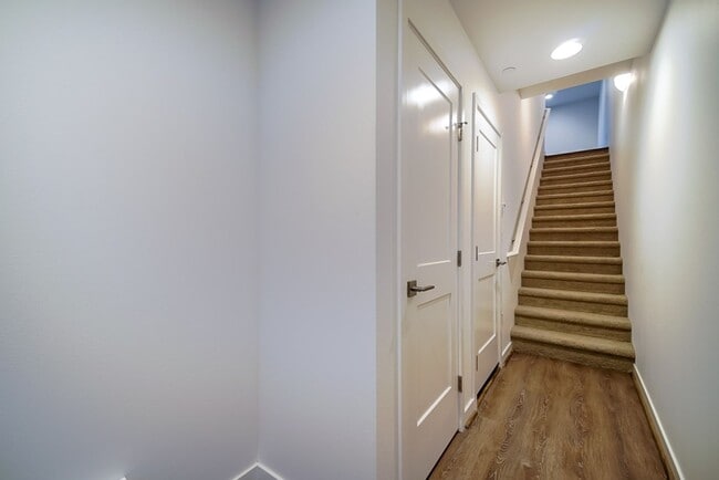 Photo - 2Bd/2.5Ba Bellevue Townhouse