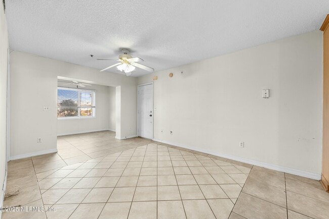 Photo - 210 11th St N Unidad 204S