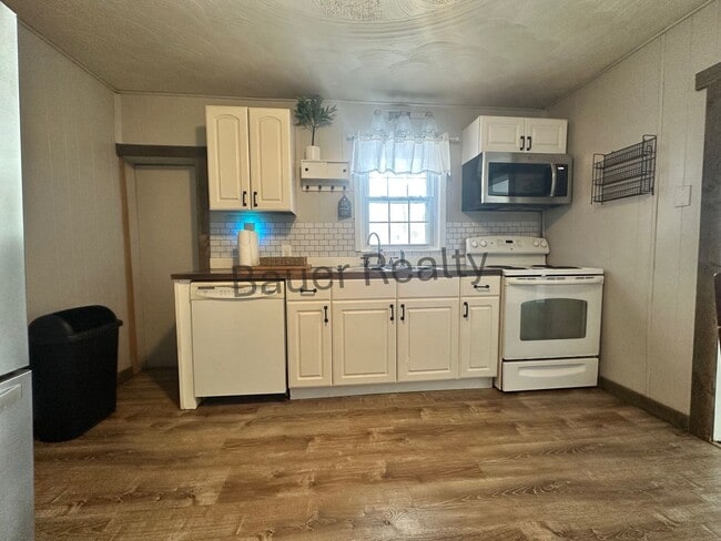 Photo - Three Bedroom, Country Setting