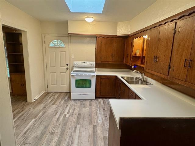 Photo - 2461 St Paul Rd