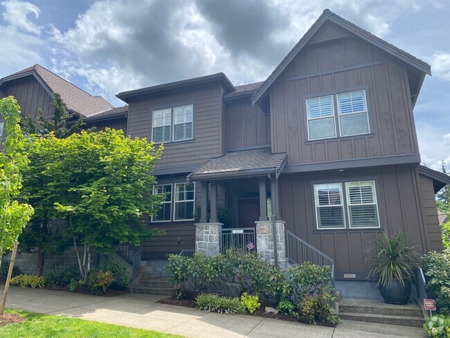 Building Photo - Incredible Custom Townhome
