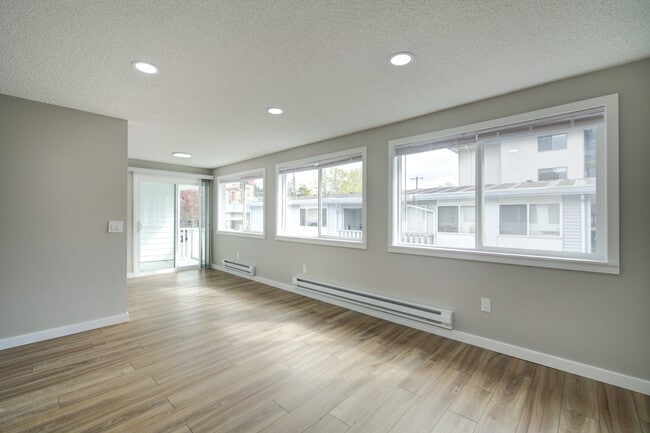 Photo - 13737 32nd Ave NE Unit 4