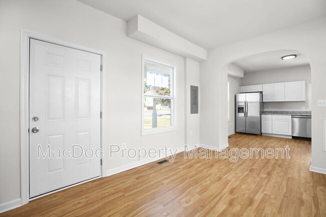 Photo - 1424 William St Unit A