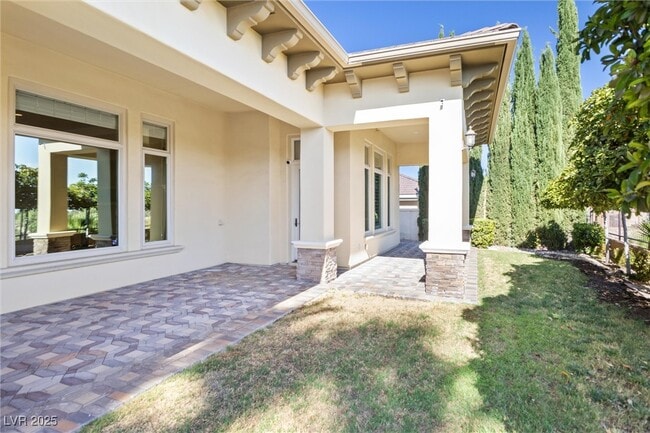 Building Photo - 10117 Edgecliff Ln Rental