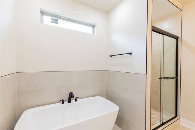 Photo - 2104 Dagan St
