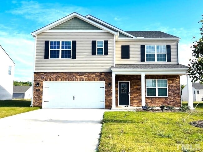 Building Photo - 5 Bedroom Single Family - Fuquay Varina