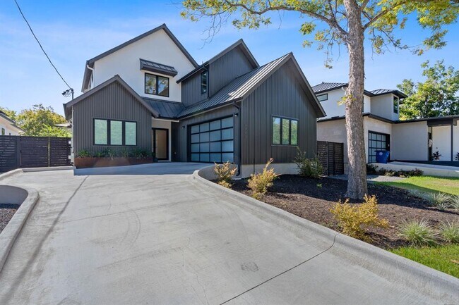 Photo - 6001 Grover Ave