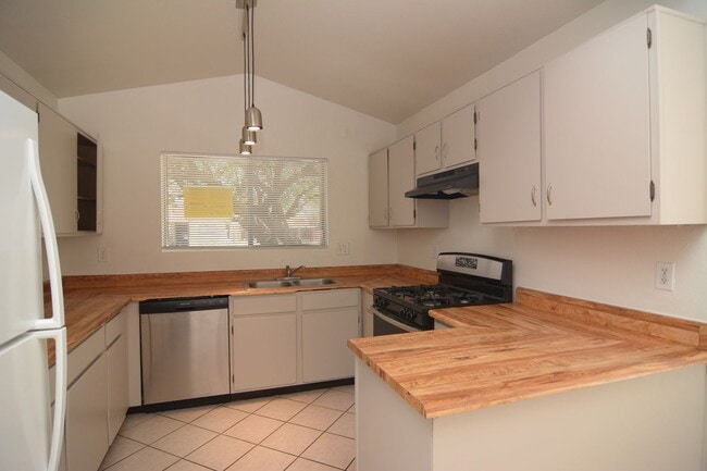 Photo - Updated 3 Bedroom 2 Bath Home! Located in Convenient South Tucson Location!