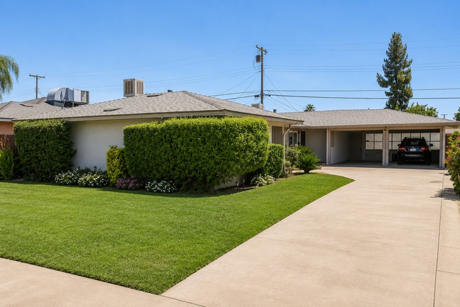 Building Photo - 2044-2046 Mayfair Dr W Unit Advertising