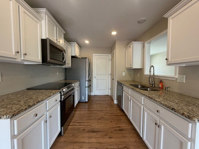 Photo - 203 Ridgeview Dr