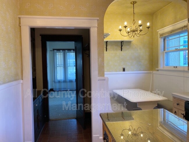 Photo - 623 E Lewis St