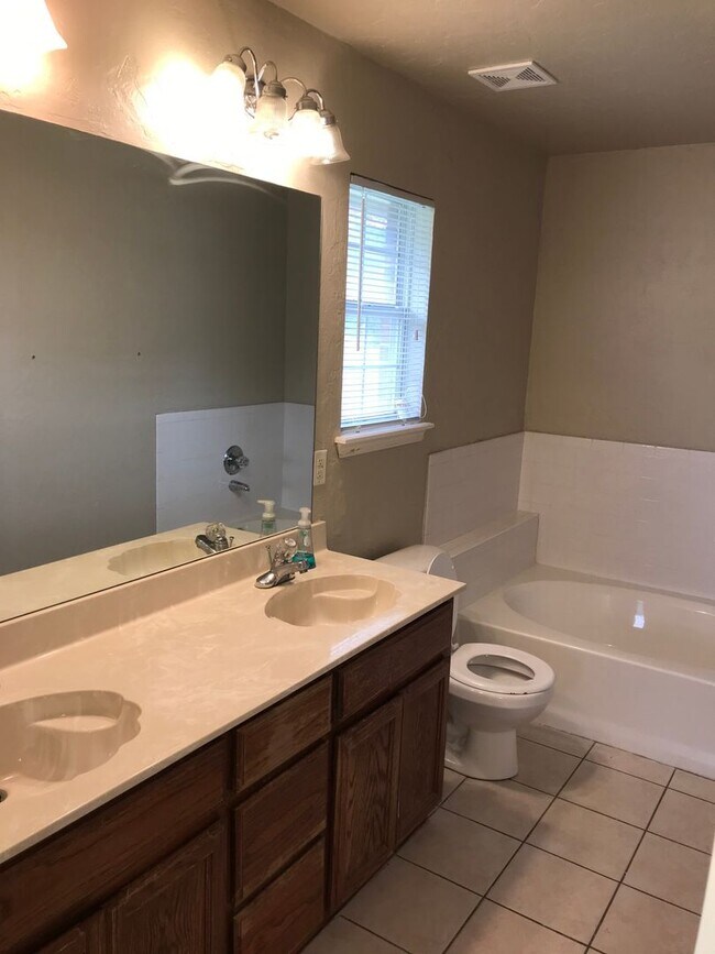 First Month Free! Rental For Rent in Norman, OK