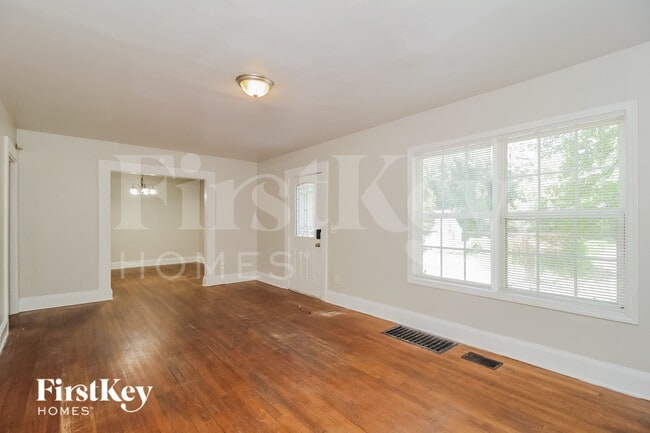 Photo - 1750 Avon Ave SW