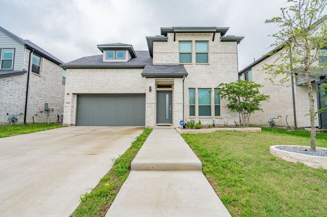 Stunning two-story home in Royse City, TX! - Stunning two-story home in Royse City, TX!