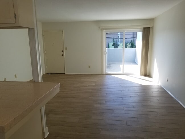 Living Room 16'x 16' - 1100 Opal St Unit C