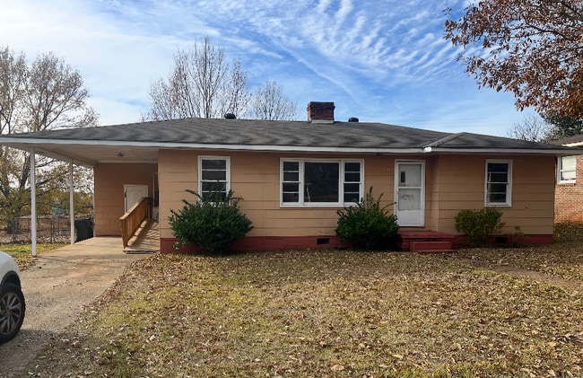 Building Photo - 2810 6th Ave