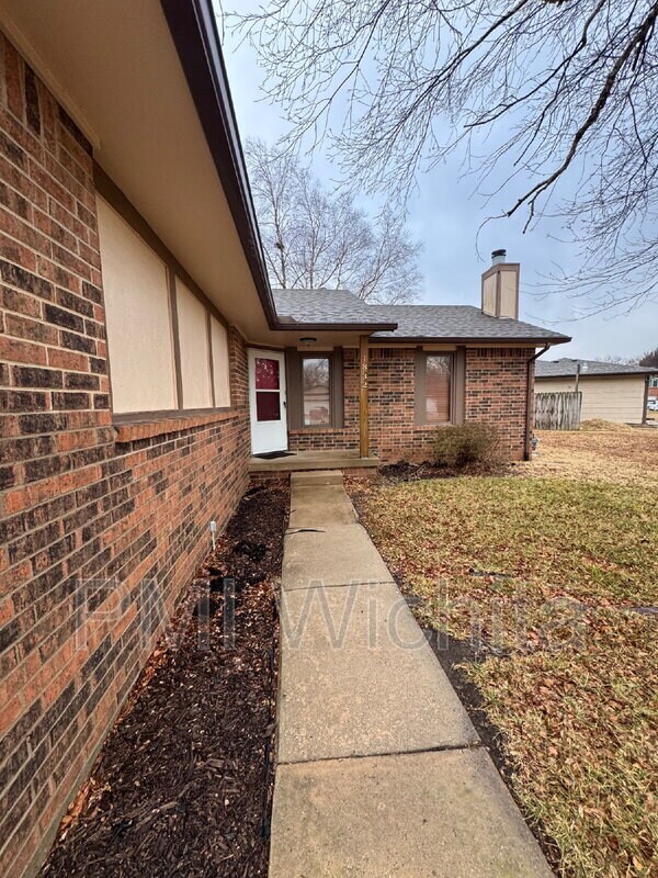 Photo - 1832 S Griffith St