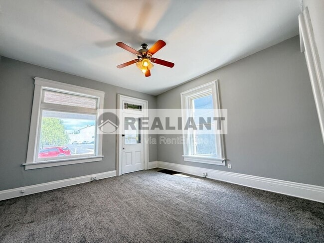 Photo - 942 Columbia St Unit Apartment 1
