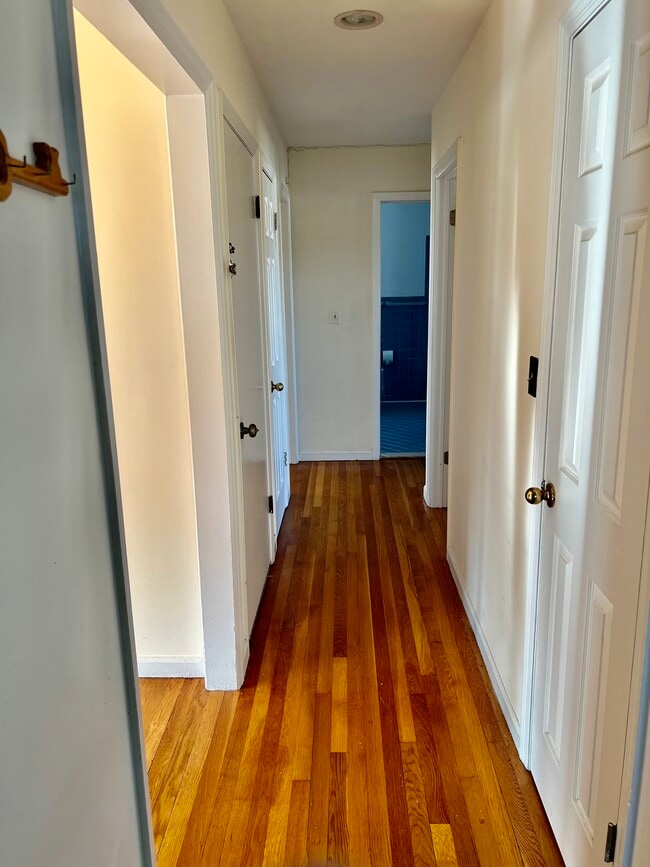 Building Photo - 19 Parsons St Unit 2