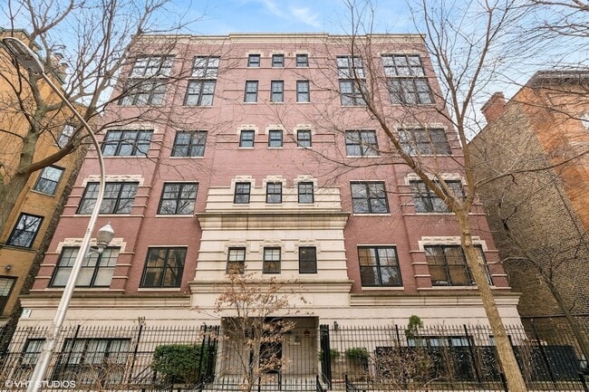 Building Photo - 621 W Barry Ave Unit 304 Rental