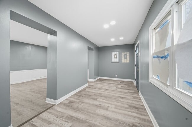 Photo - 8824 S Wabash Ave