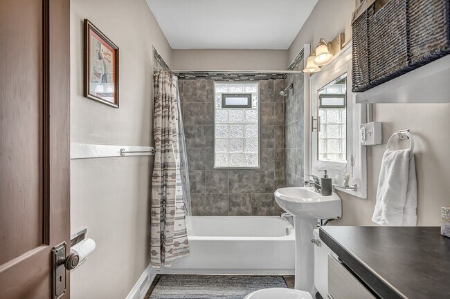 Photo - 817 Bell Ave