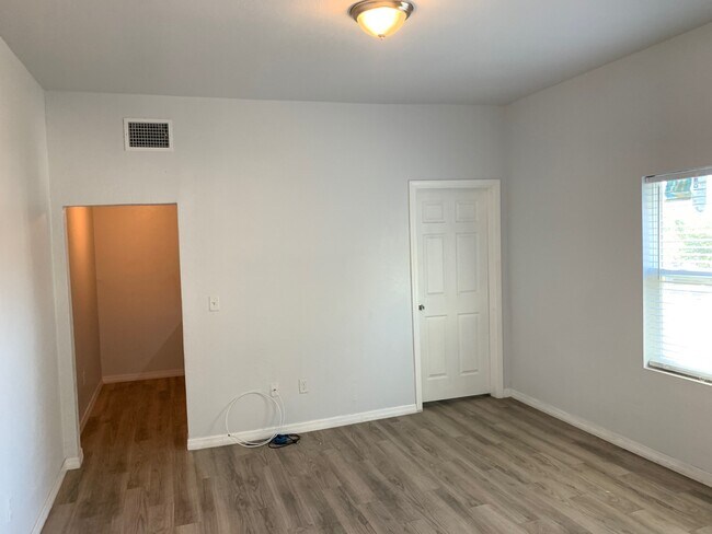 Photo - 1 Bed/1 Bath - Unit 2