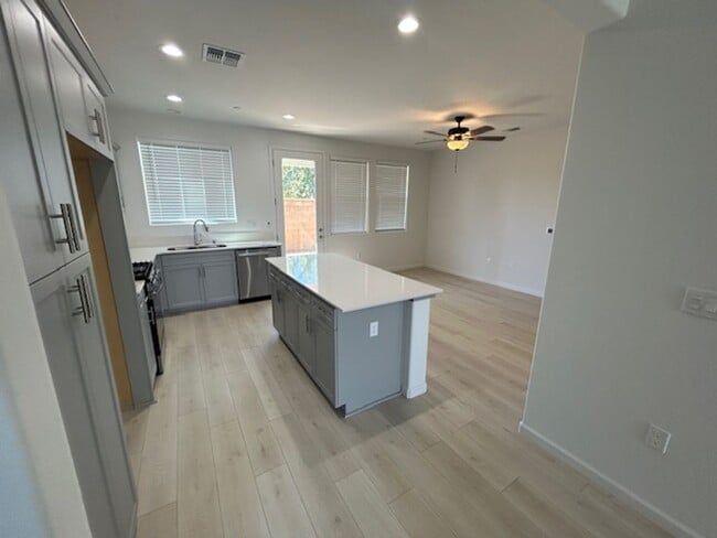 Photo - Brand new 4 bedroom 3 bathroom with solar in NW Visalia!!