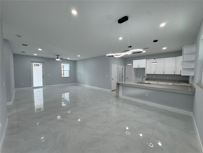 Photo - 6018 Newmark St