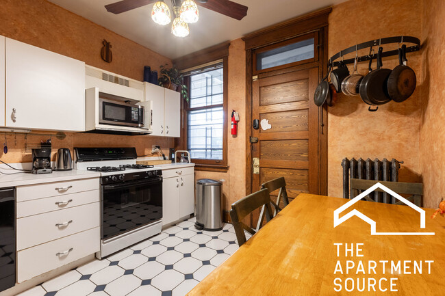 Photo - 825 W Diversey Pky Apartments Unit 3W