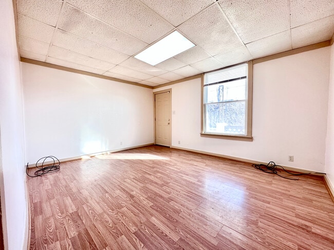 Photo - 8 W Lutton St