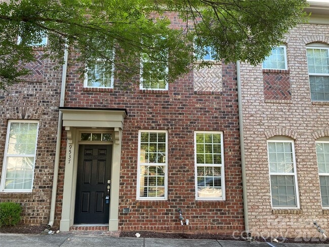 Photo - 9537 Longstone Ln