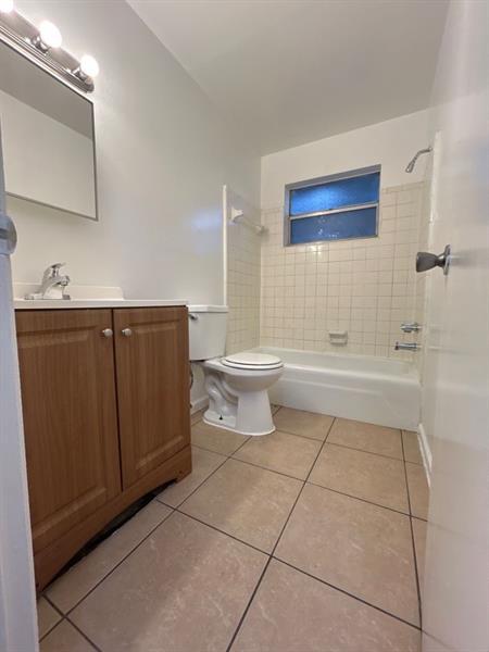 Photo - 1001 S M St Unidad 14