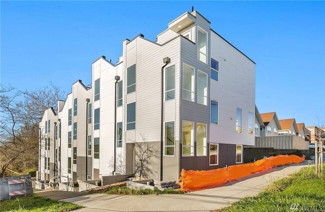 Charming 3BR Townhome in Seattle - Charming 3BR Townhome in Seattle