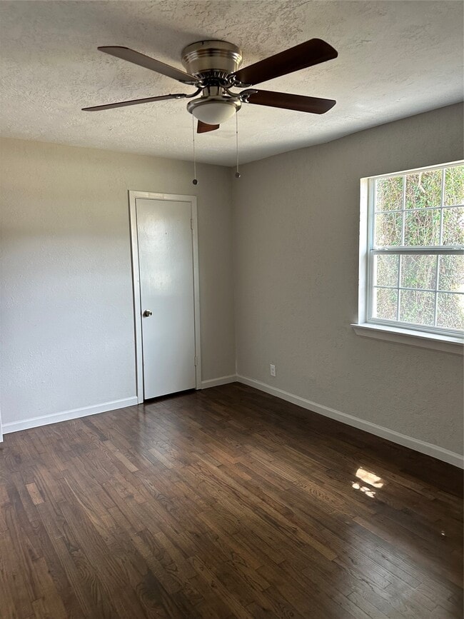 Photo - 2502 Kingsdale Dr
