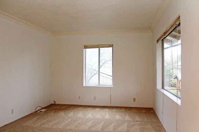 Photo - Cute Roseway Bungalow