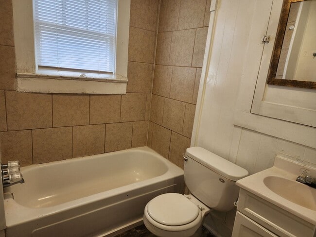 Building Photo - 809 S Avenue A Rental