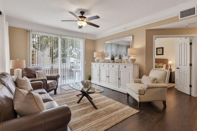 Photo - 3202 Myrtlewood Cir E